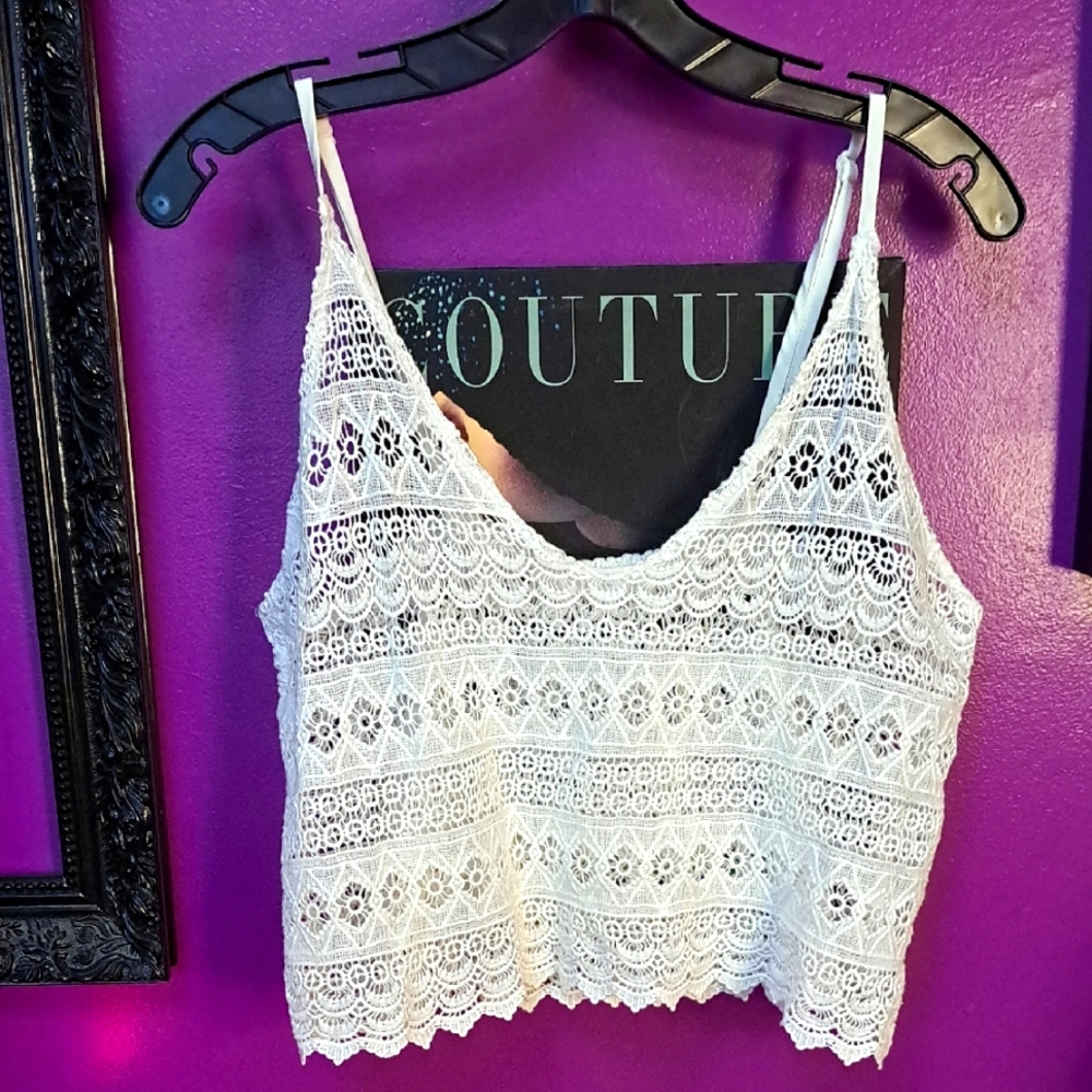 Lowrys Farm White Lace Women's See Through Top. Size Medium